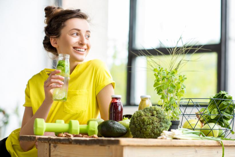 GIRL, PUT YOUR SPINACH IN THE FRIDGE AND THROW OUT THOSE SUSPICIOUSLY OPAQUE BEVERAGES.