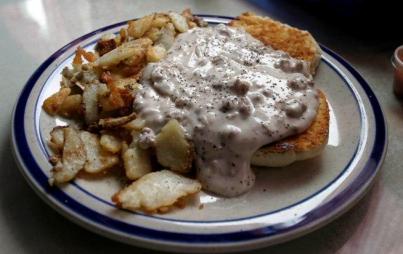 Doesn't that look delicious? Image: <a href="https://en.wikipedia.org/wiki/File:Biscuits-and-gravy.jpg">Wikipedia</a>